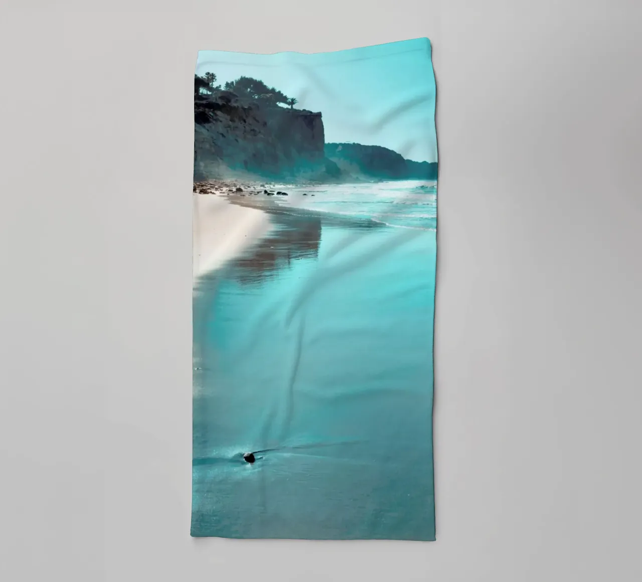 Waves And Sand asciugamano da bagno da Sebastian Hilgetag