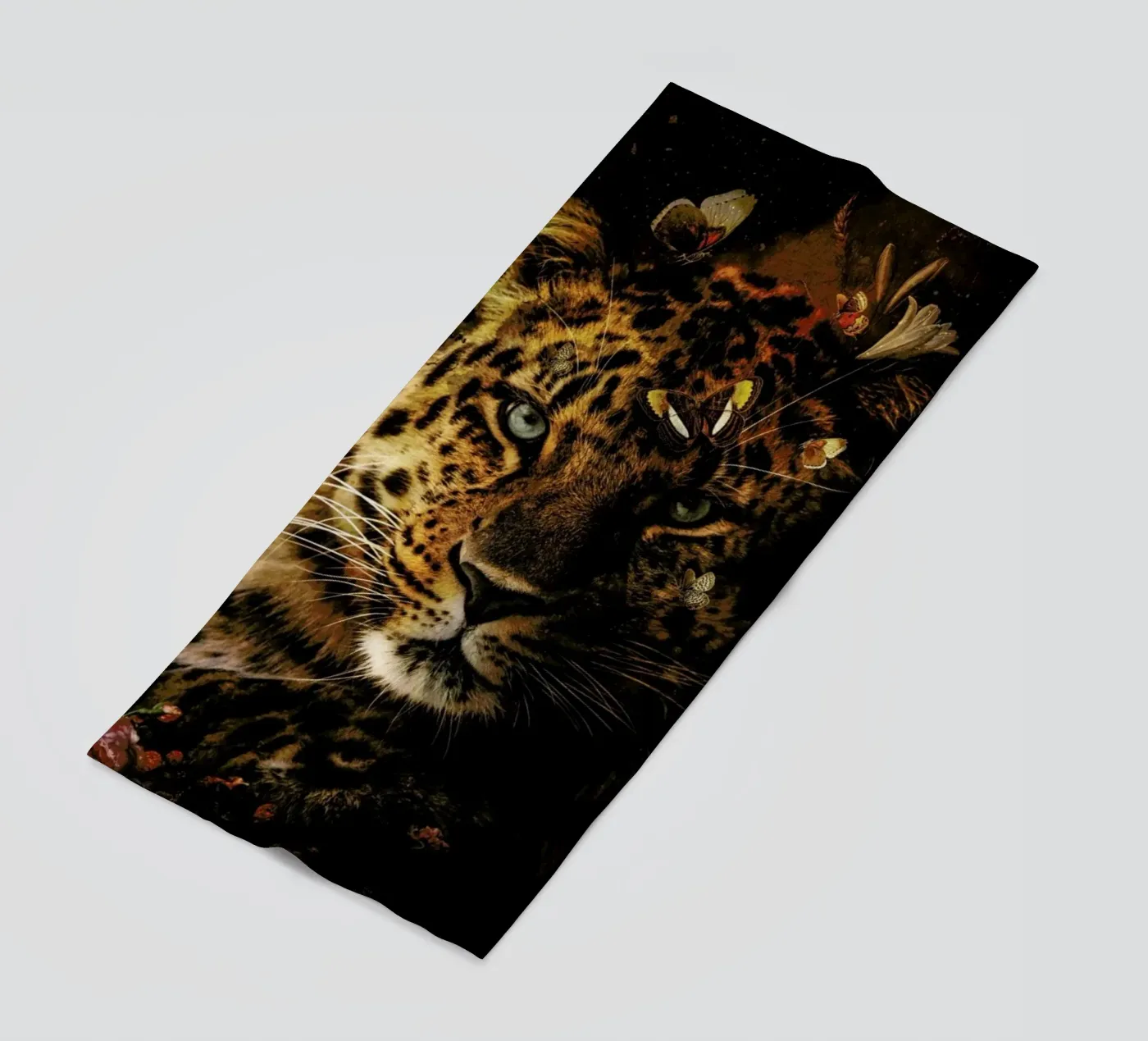 Leopard 4 beach towel by Wouter Rikken
