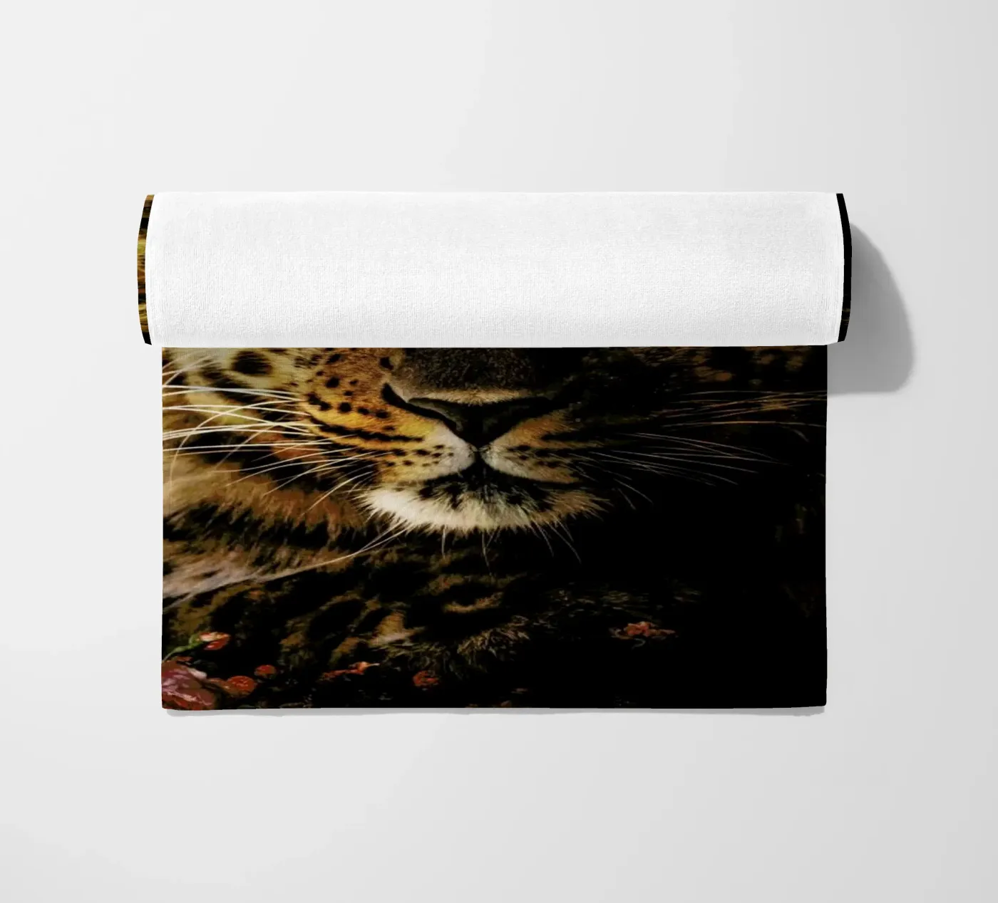 Leopard 4 strandhanddoek van Wouter Rikken