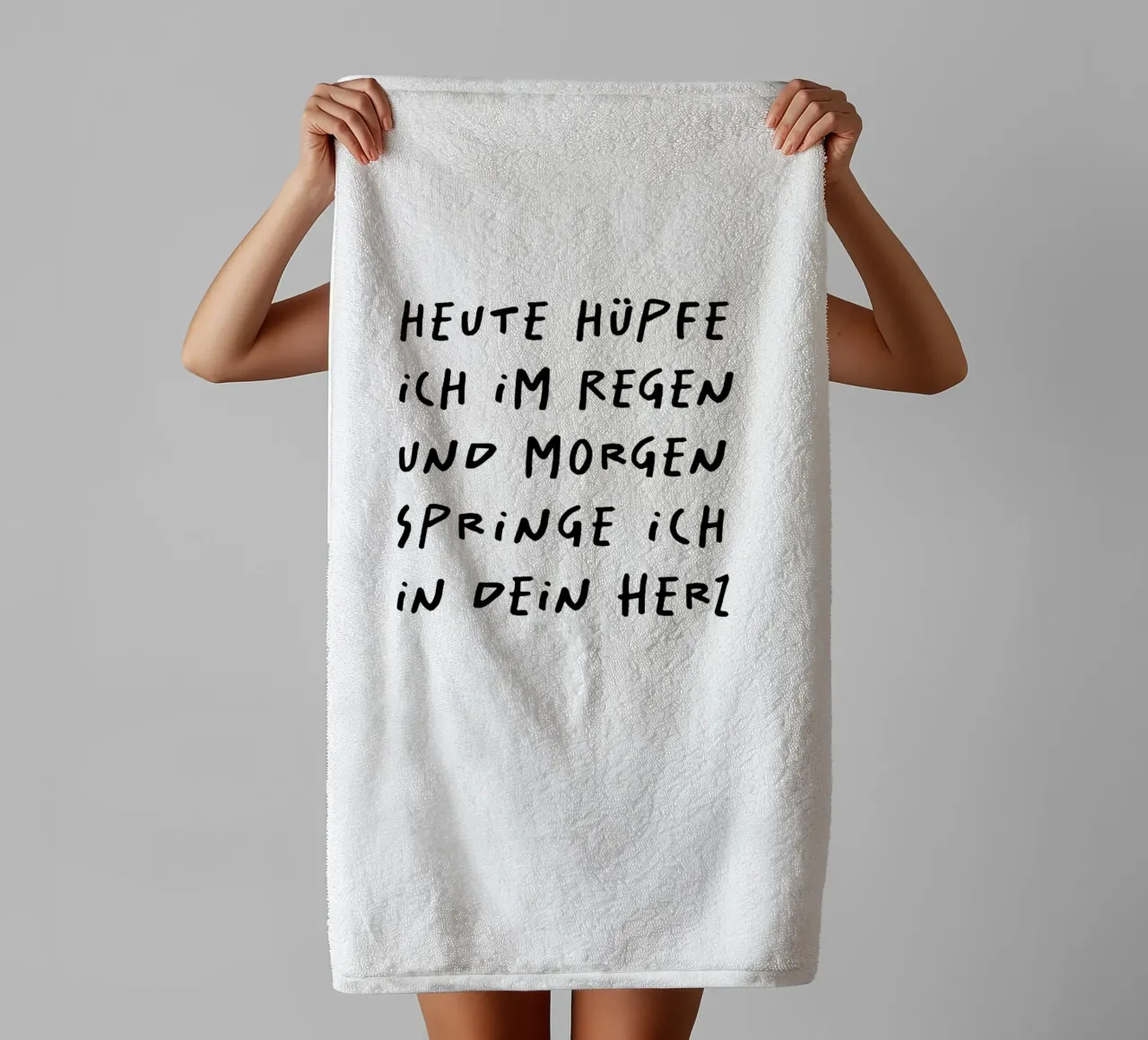 heute hüpfe ich im Regen und morgen springe ich in dein Herz asciugamano da bagno da FRICKE DESIGN