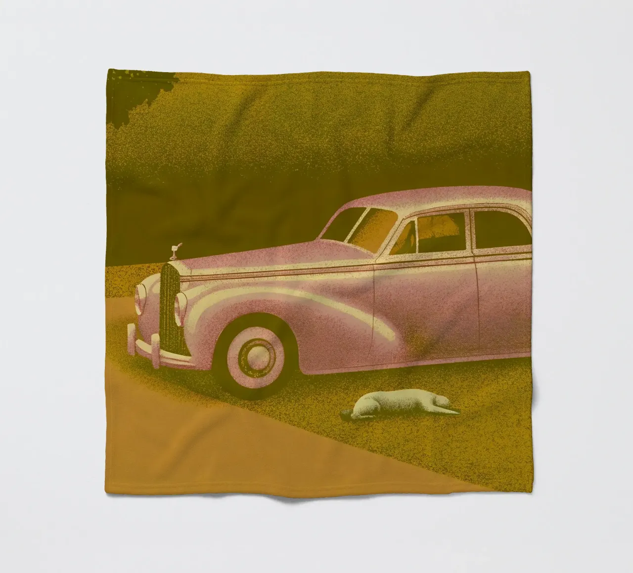 Vista laterale di un'auto d'epoca coperta in pile da SOUL SHOP