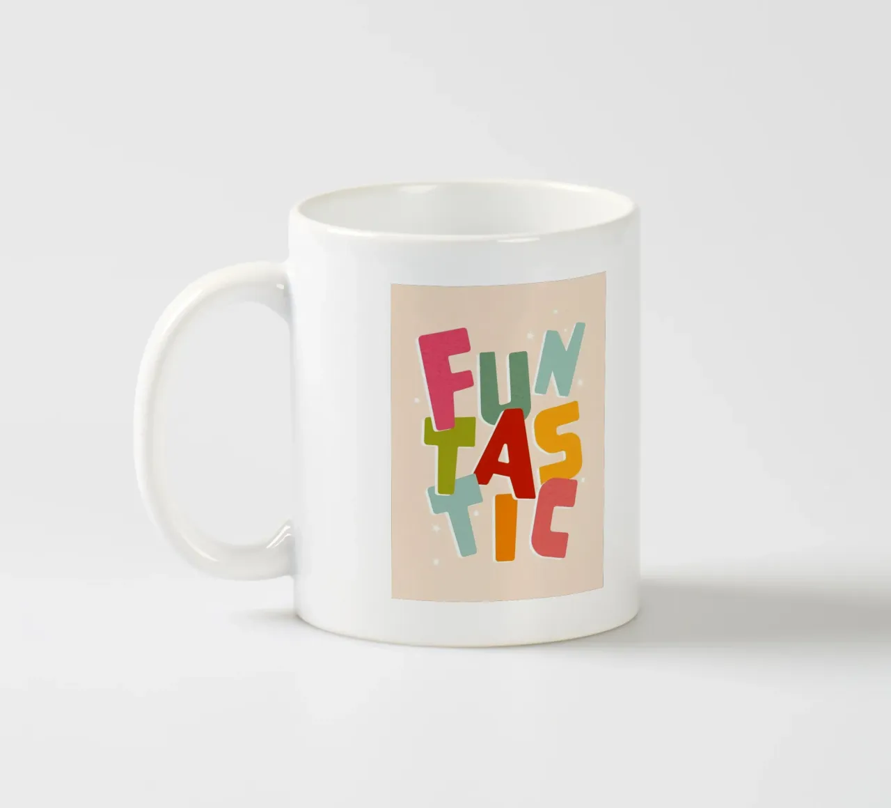 Typografisch 'FUNTASTIC' - Speelse en leuke kleurrijke sfeer keramische mok van Dominique Vari Words