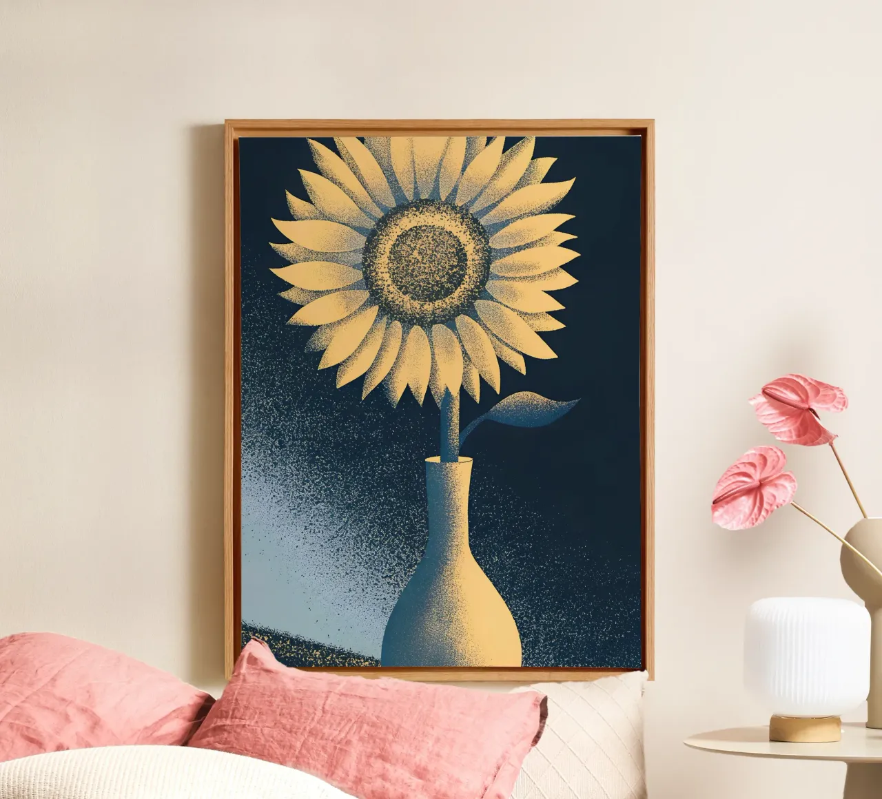 Sonnenblumen in einer Vase Leinwand mit Schattenfugenrahmen von SOUL SHOP