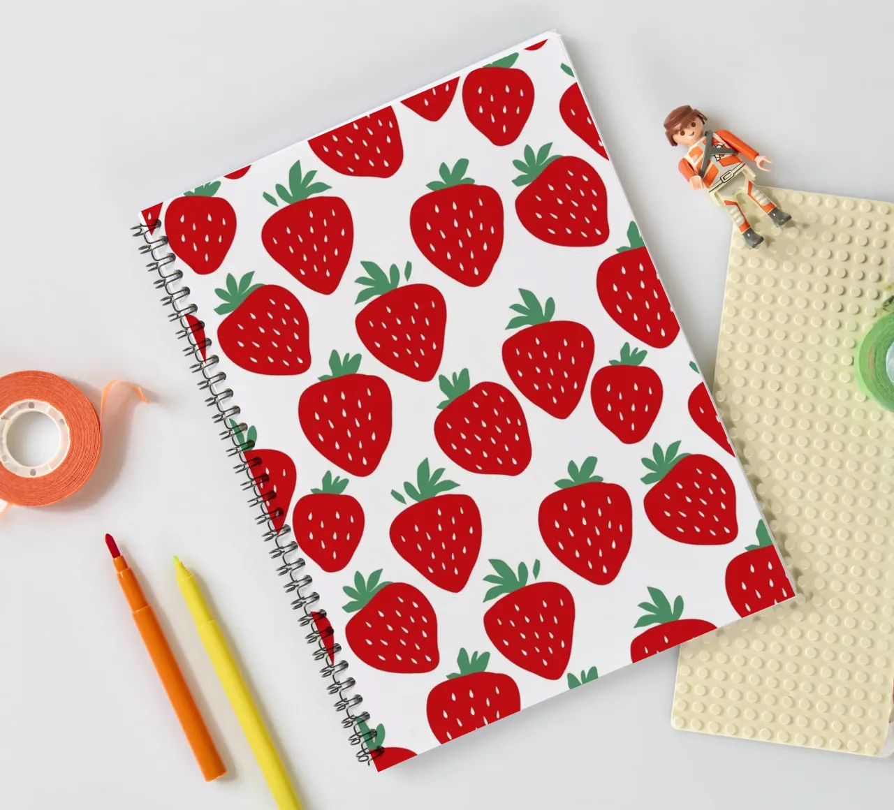 Strawberry Fields Forever Ringbuch von A Nordic Girl