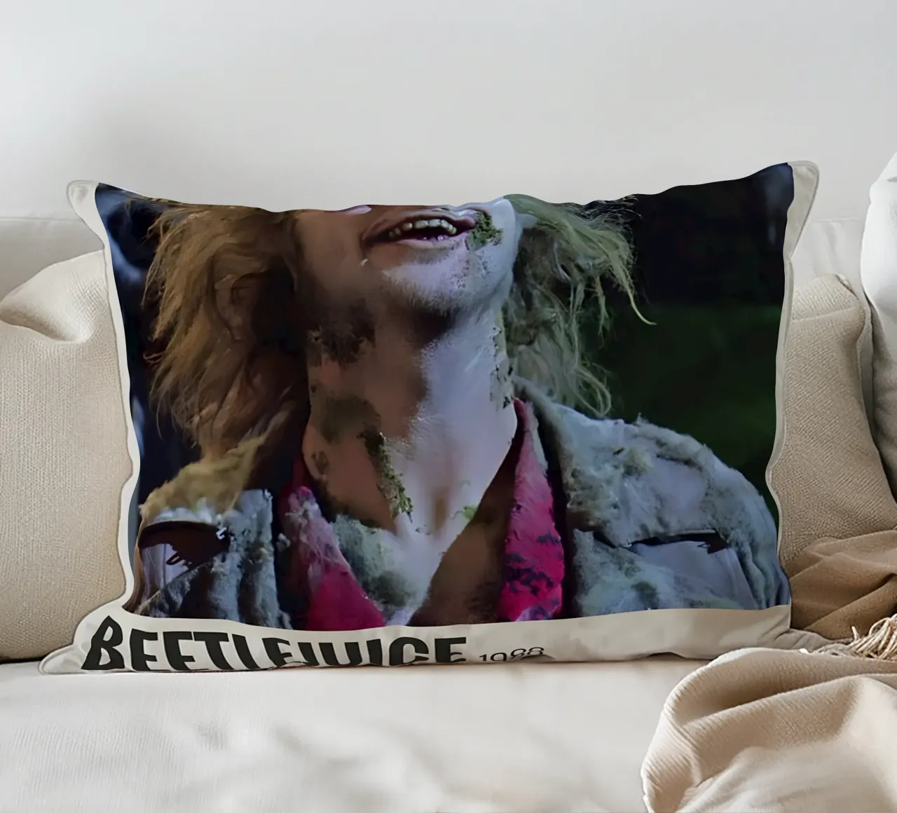 BEETLEJUICE 1988 Kissen von MVFminimalist