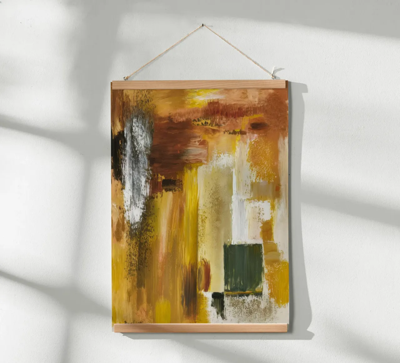 Risonanza ocra dorata poster con telaio in legno da Dream Spectrum