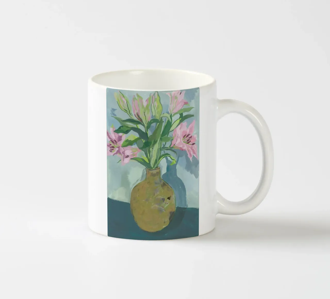 Gold Vase Of Lillies tazza in ceramica da Sonia Brittain