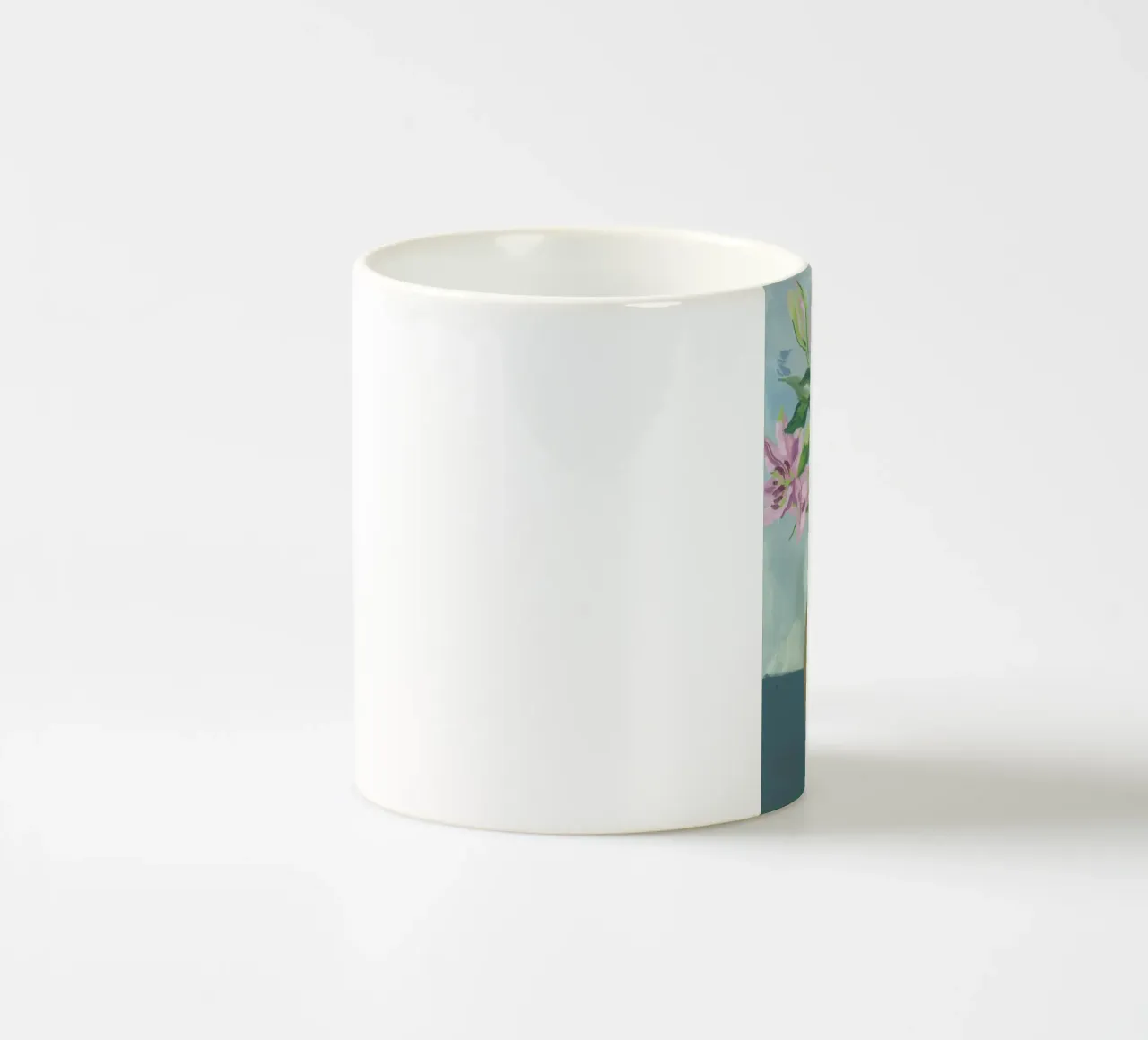 Gold Vase Of Lillies tazza in ceramica da Sonia Brittain