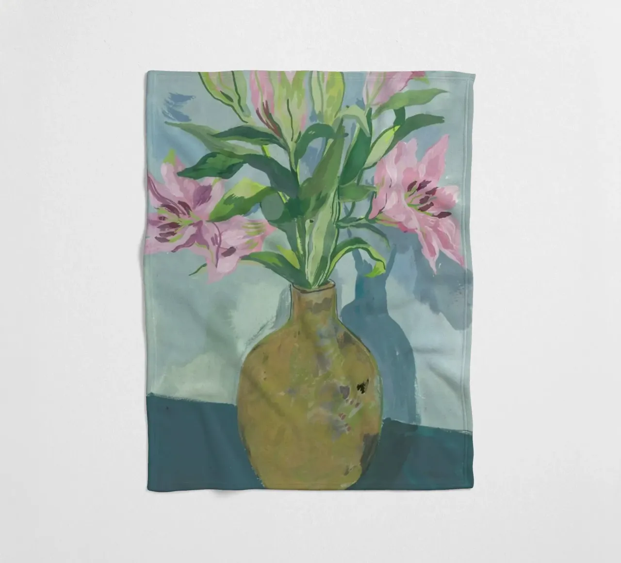 Gold Vase Of Lillies coperta in pile da Sonia Brittain