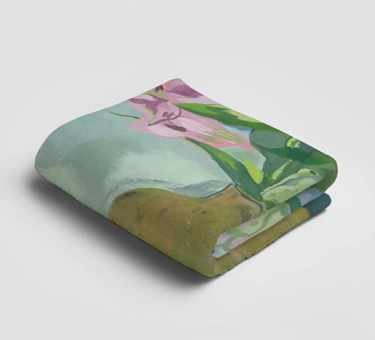 Gold Vase Of Lillies asciugamano da bagno da Sonia Brittain