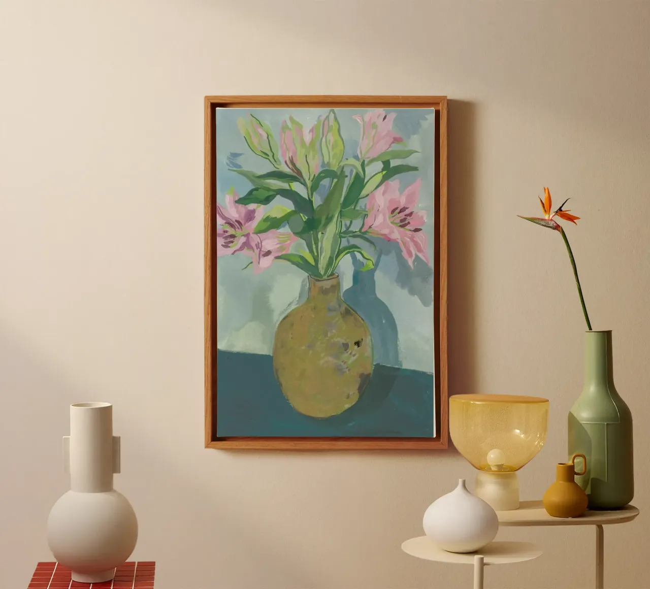 Gold Vase Of Lillies tela con Cornice a cassetta da Sonia Brittain