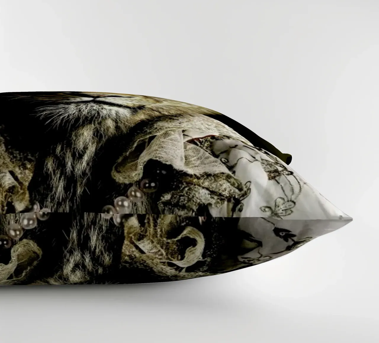 Classy Lioness cuscino da Wouter Rikken