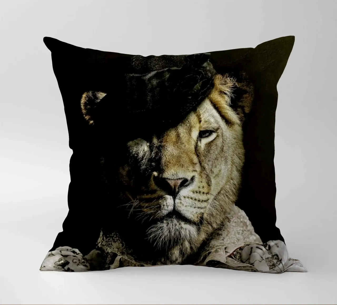 Classy Lioness cuscino da Wouter Rikken
