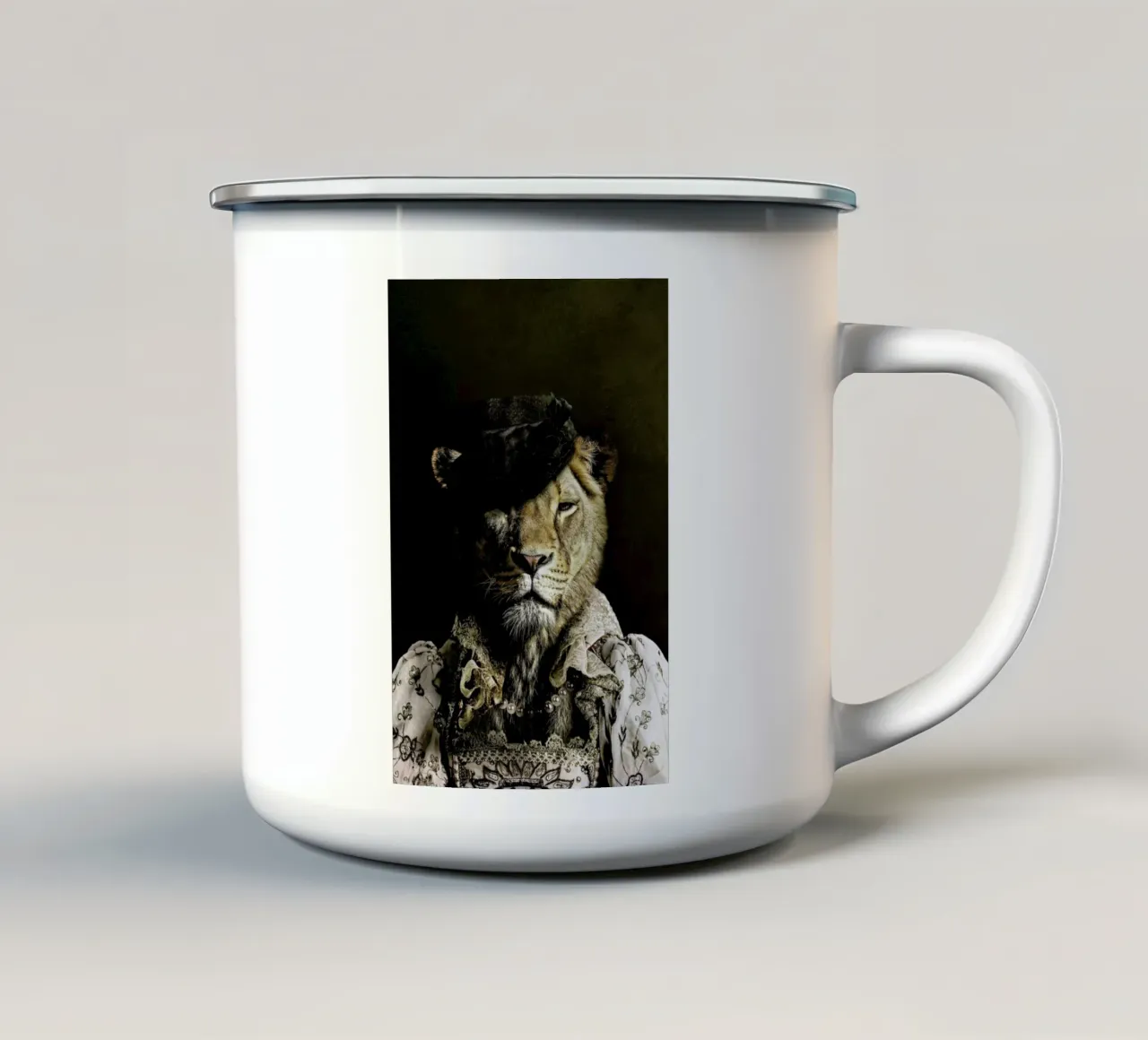 Classy Lioness tazza in smalto da Wouter Rikken