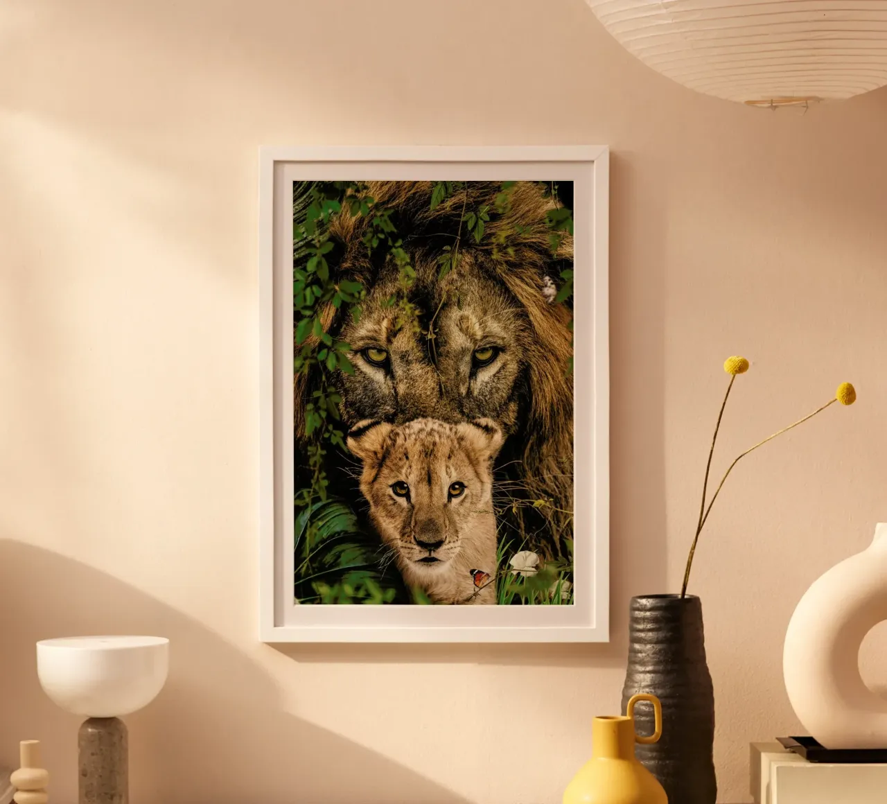 Lioness 2 poster con telaio in plastica da Wouter Rikken