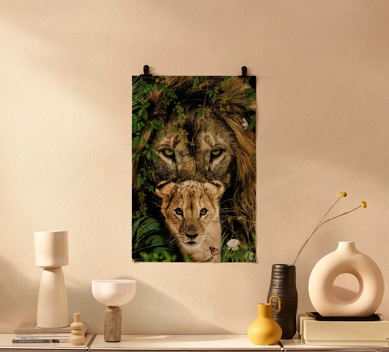 Lioness 2 poster con telaio in plastica da Wouter Rikken