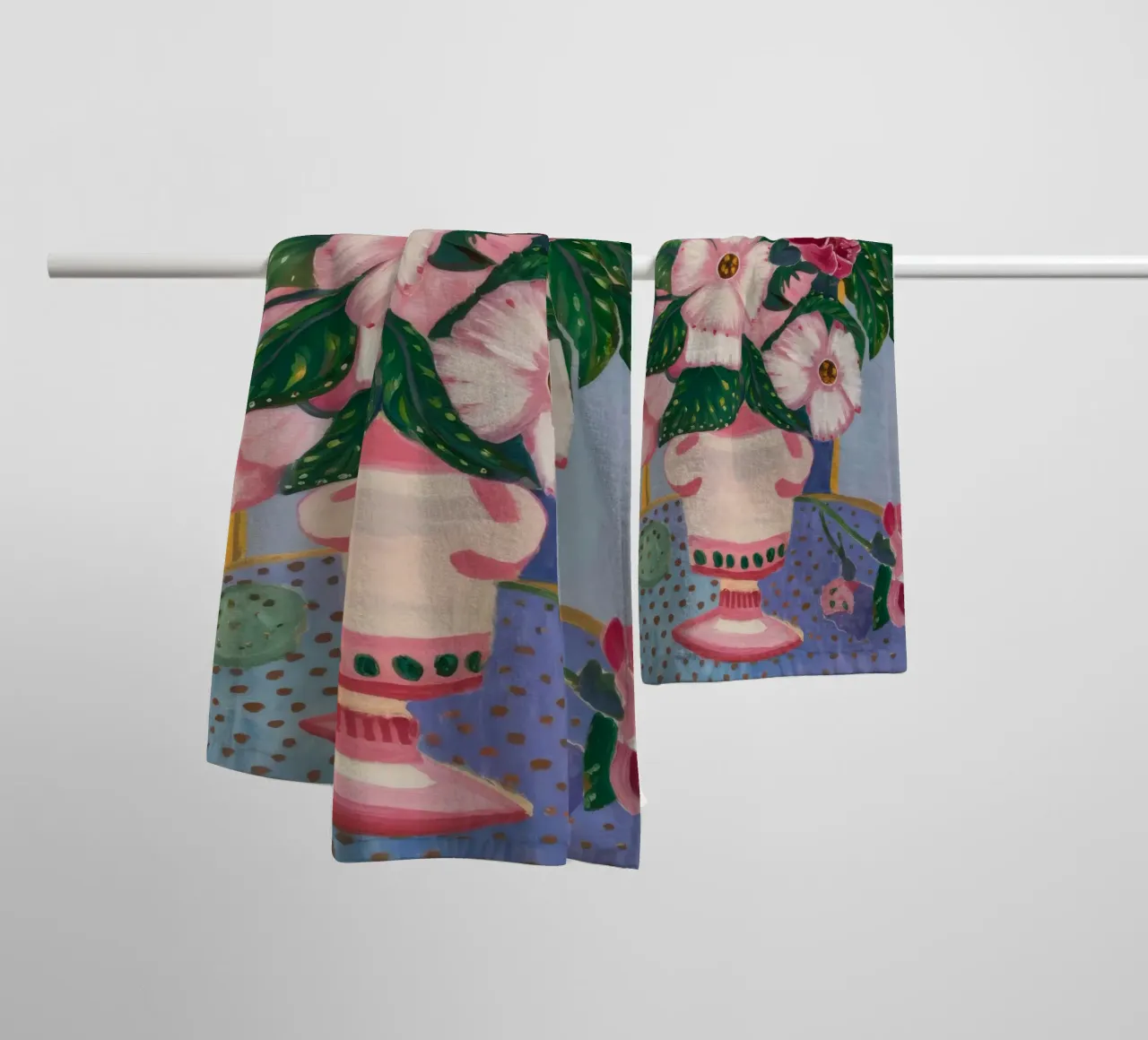 Urna a strisce di petali asciugamano da bagno da Vivid Reverie