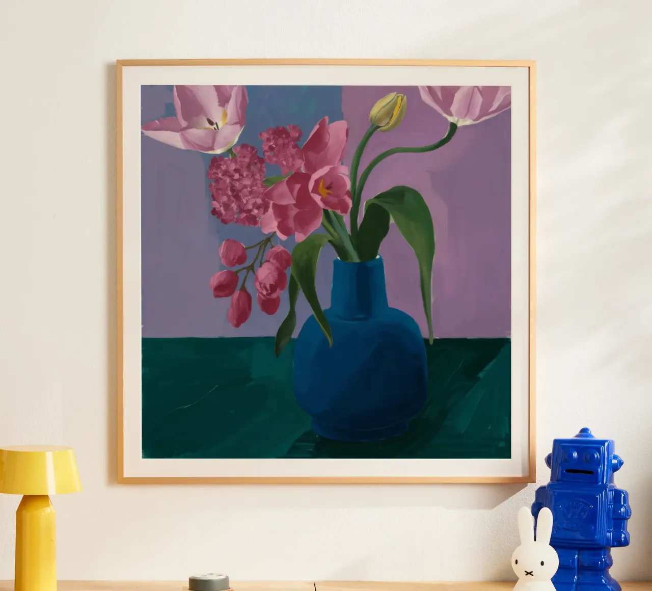 Profondità di peonia indaco poster con telaio in legno da Opal Strokes