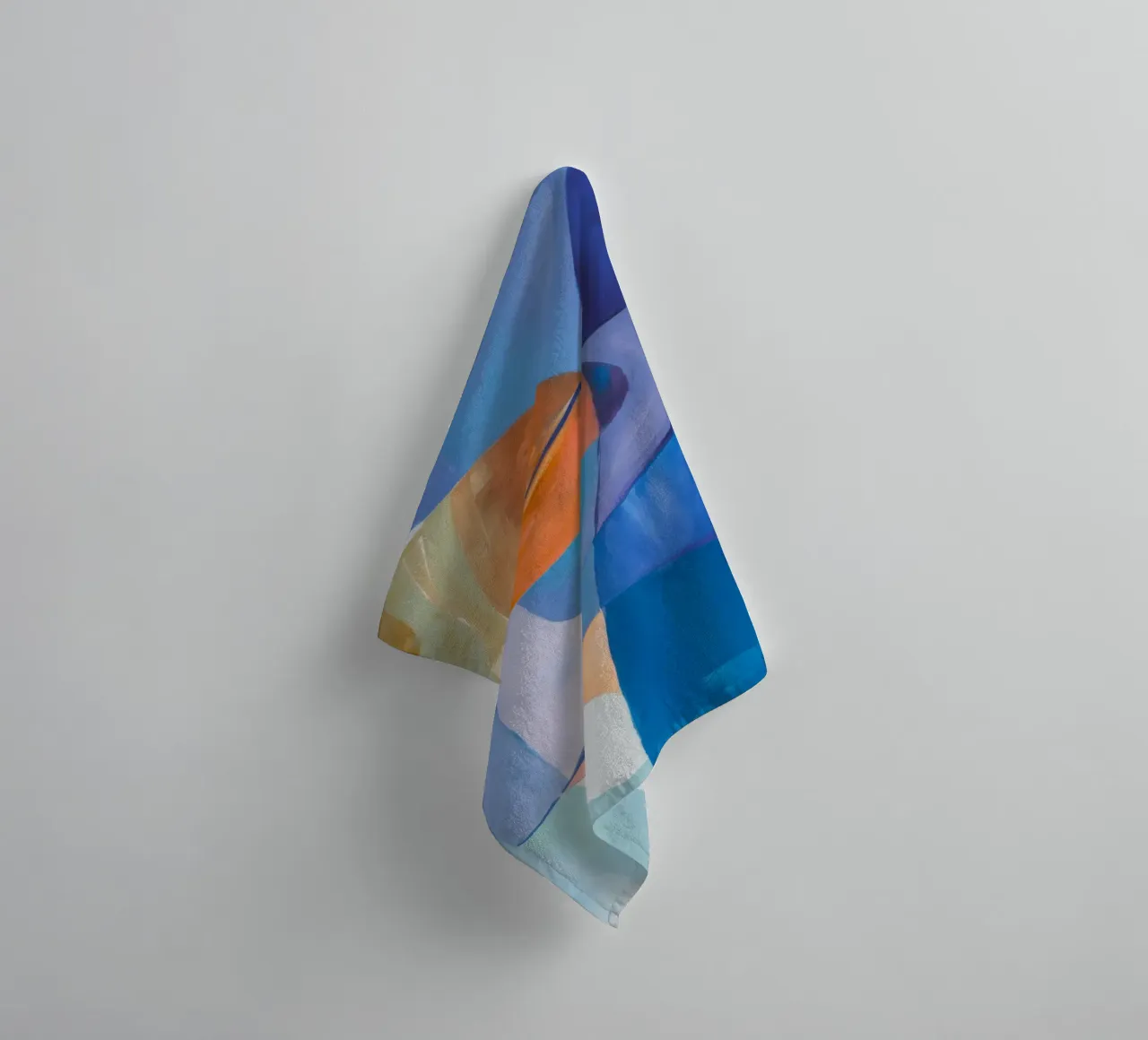 Azure Ember Flow Handtuch von Vivid Reverie