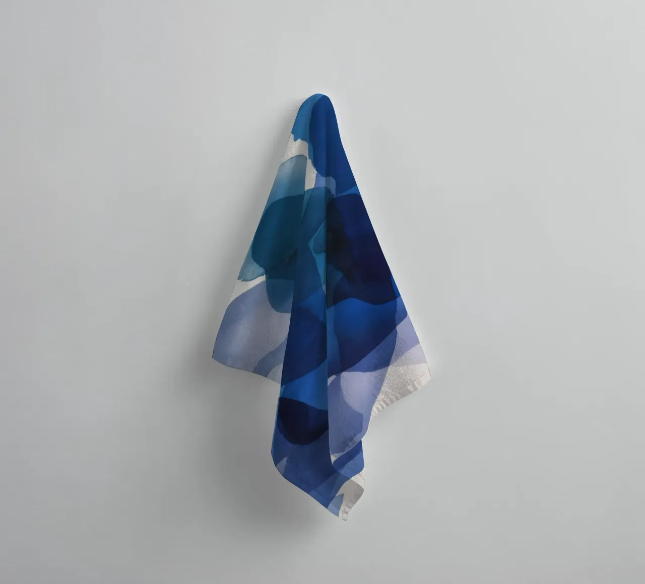Velo indaco di profondità asciugamano da bagno da Vivid Reverie