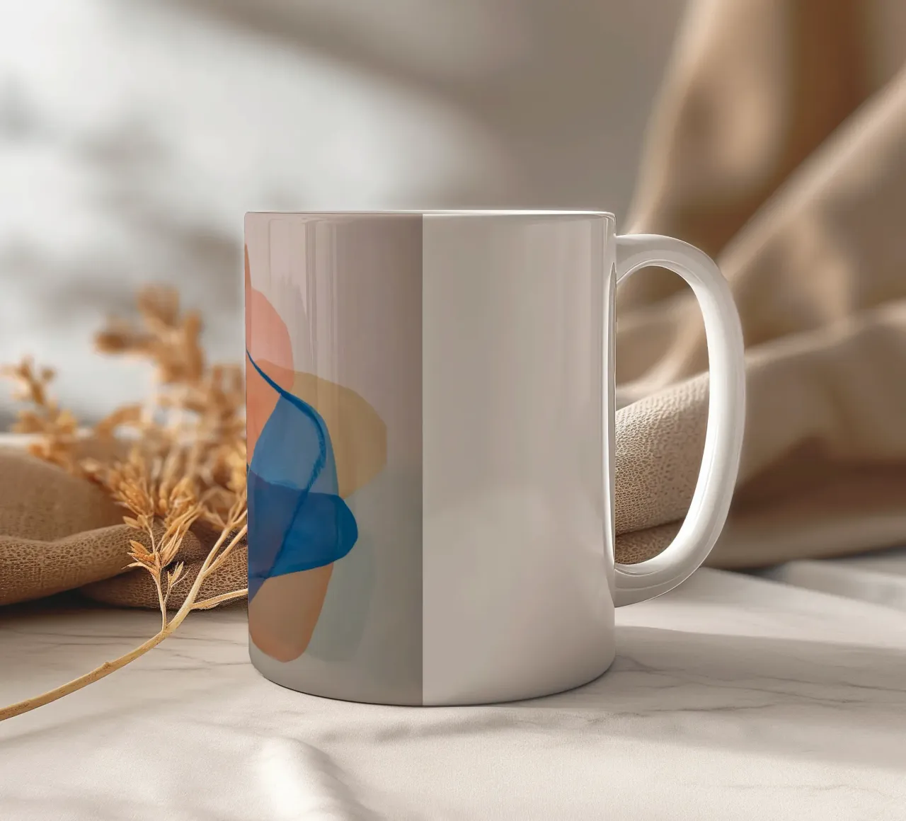 Aether Drift Farbtöne Keramik Tasse von Vivid Reverie