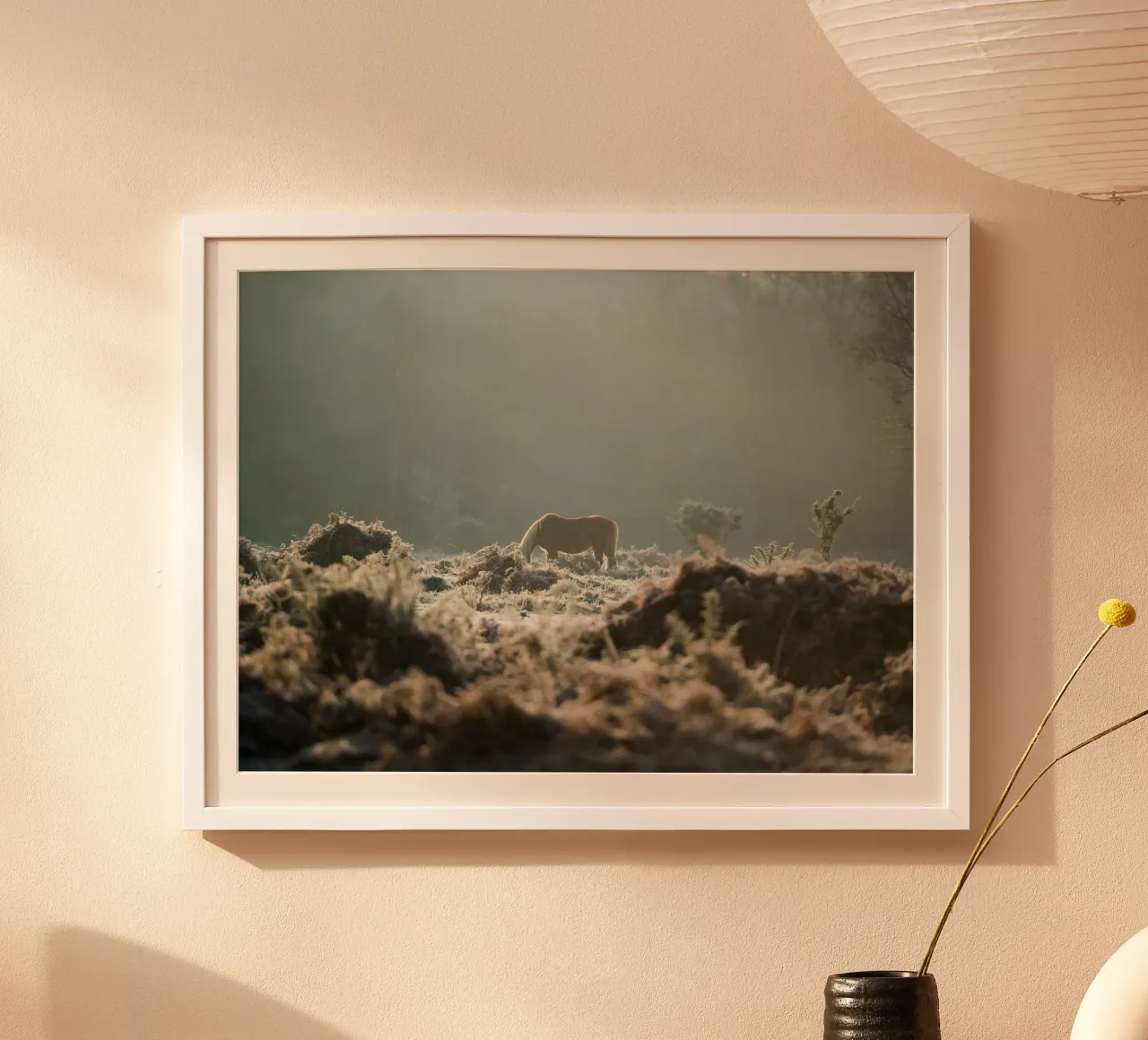 pascolo tranquillo poster con telaio in plastica da Horsire