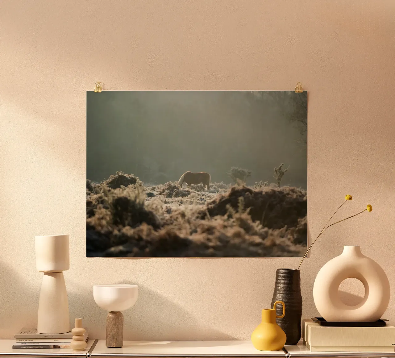 pascolo tranquillo poster con telaio in plastica da Horsire