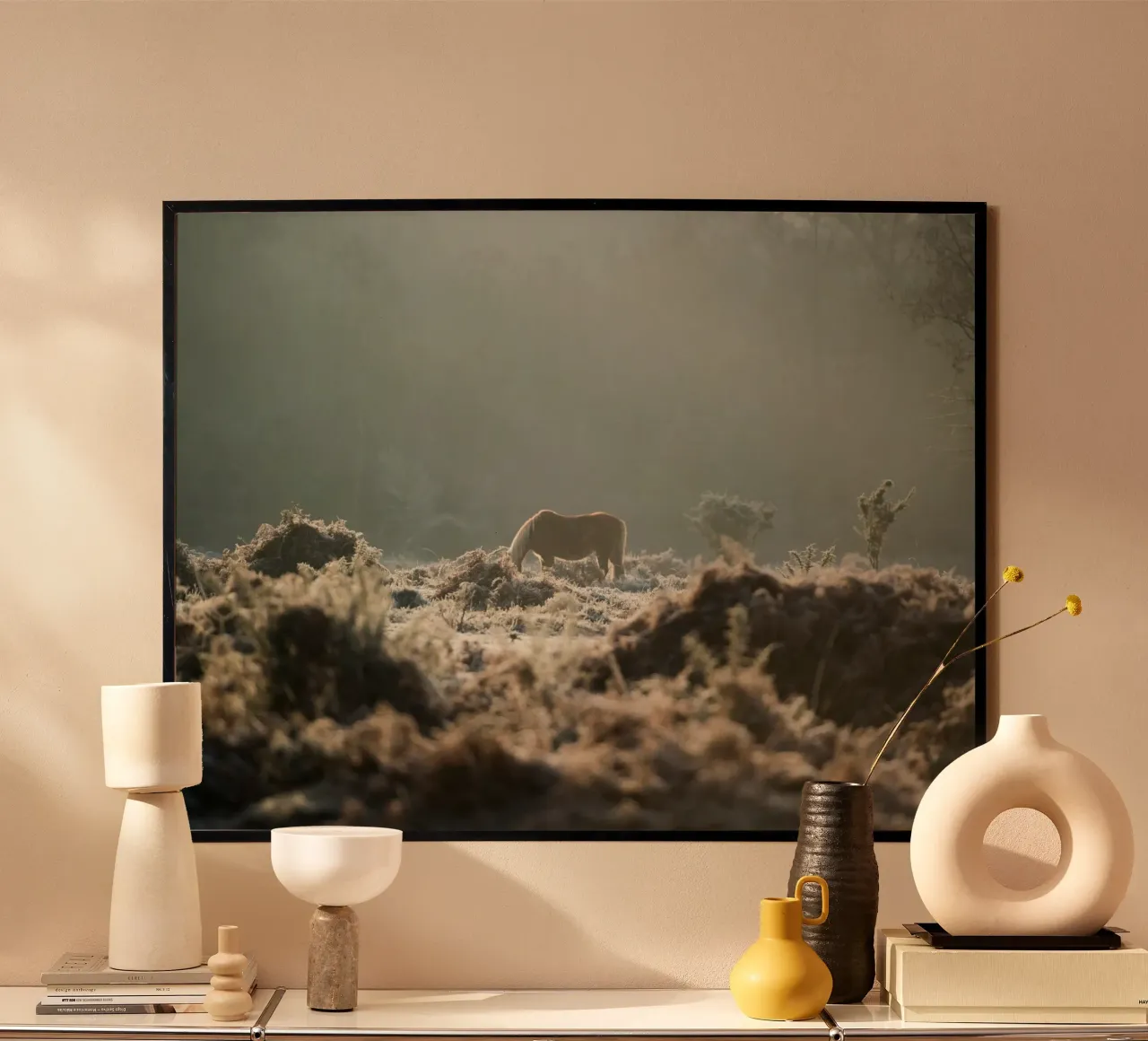 pascolo tranquillo poster con telaio in plastica da Horsire