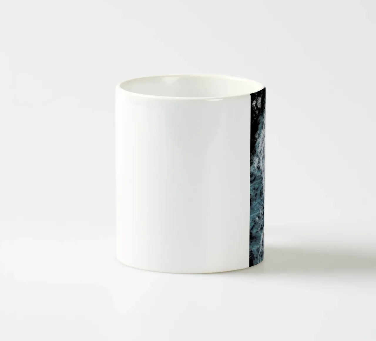 Calming Waves & Deep Blue Sea tazza in ceramica da Studio Nahili