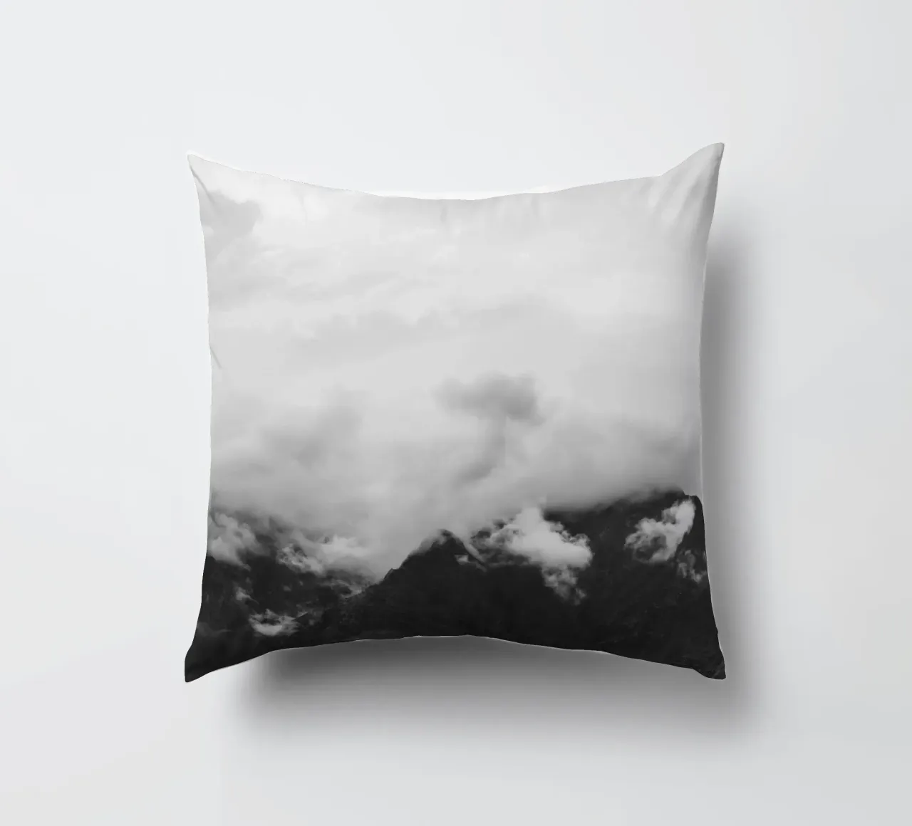 Foggy mountains cuscino da photolovers