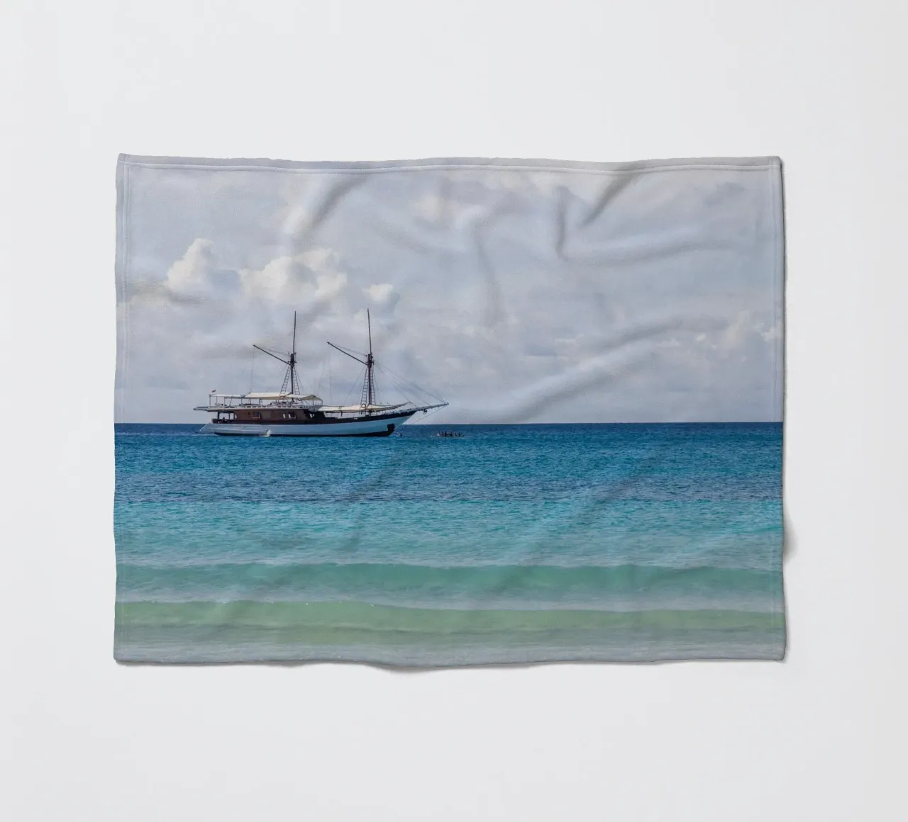 Sailing in the tropics coperta in pile da photolovers