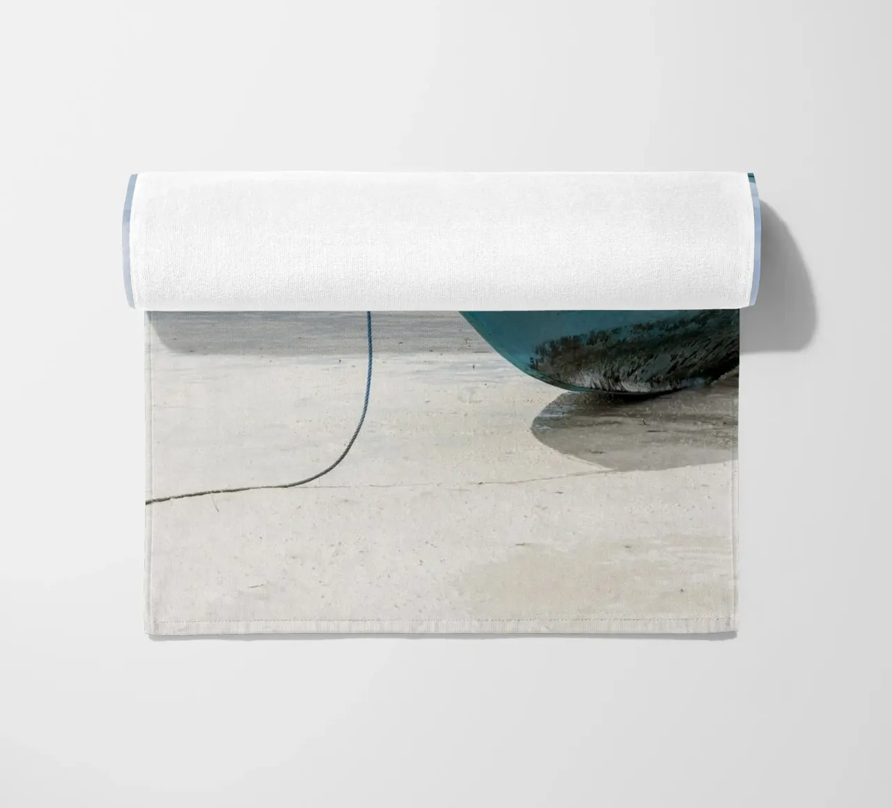 Boat on the beach in the tropics telo mare da photolovers
