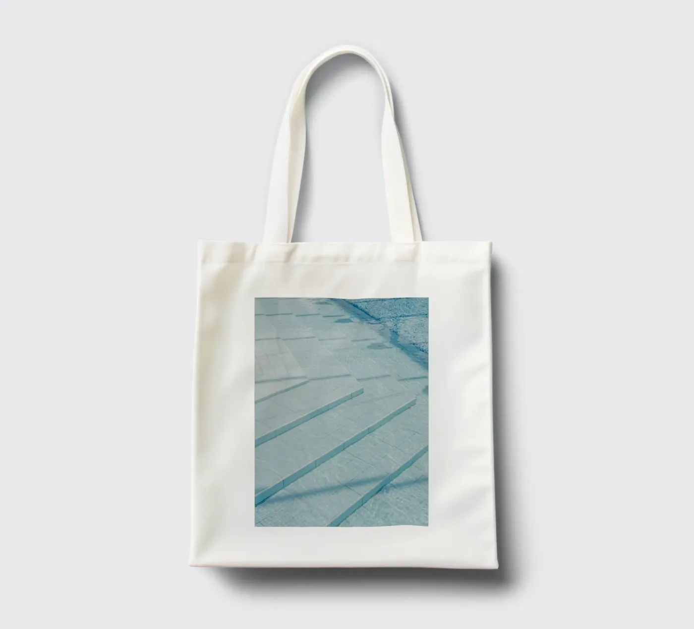 Pool tote bag by photolovers