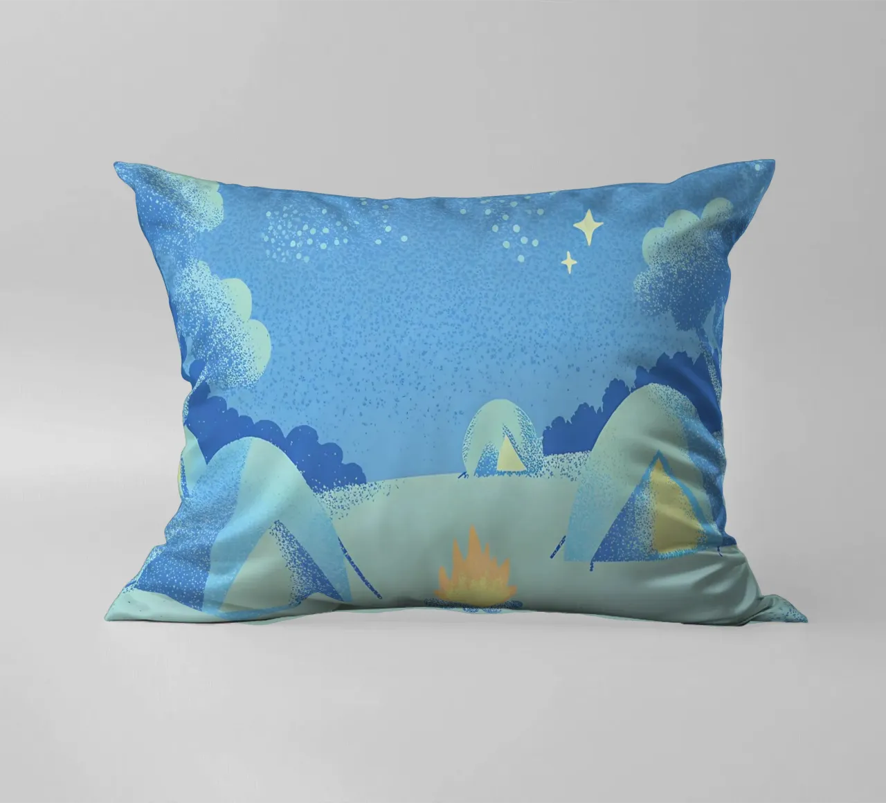 Campeggio nella foresta cuscino da SOUL SHOP