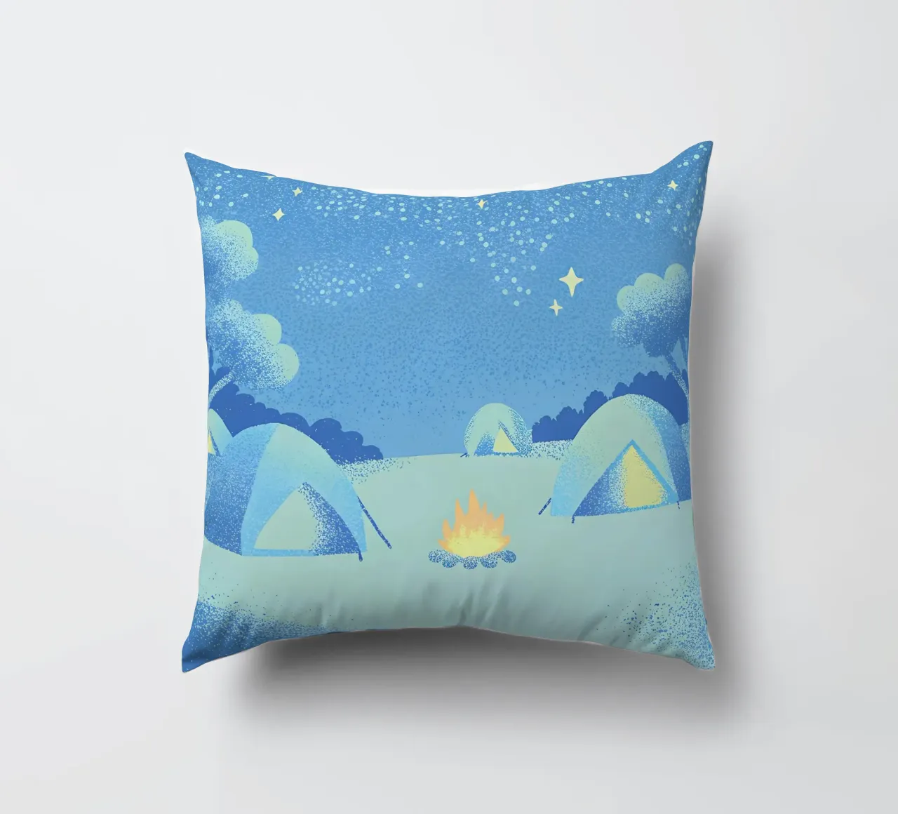 Campeggio nella foresta cuscino da SOUL SHOP