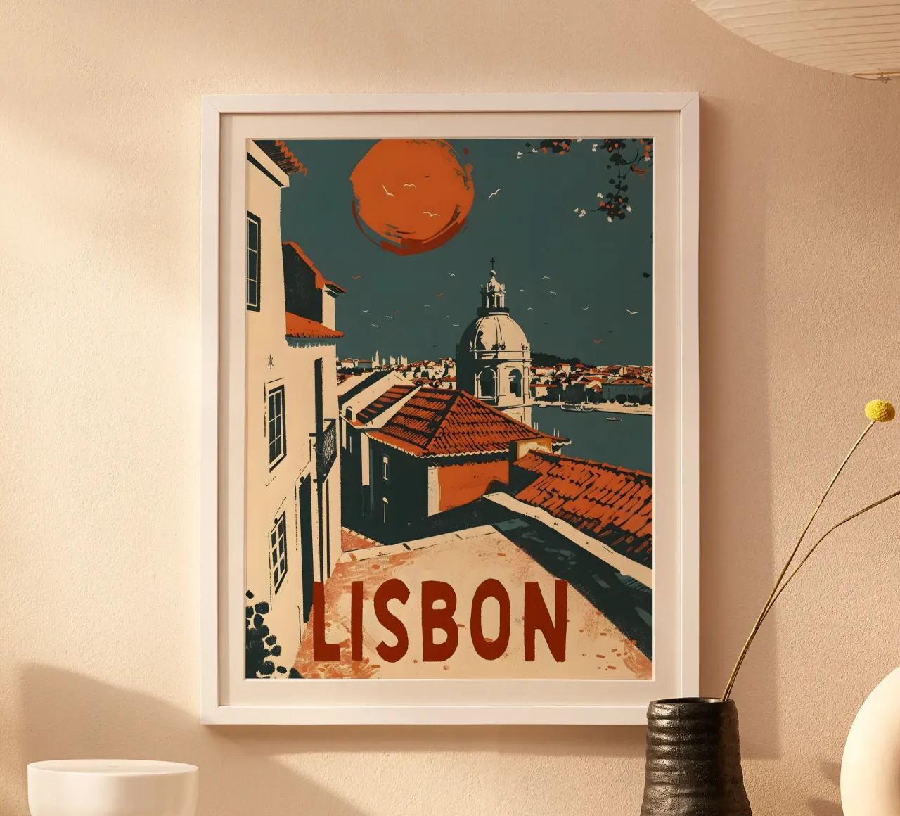 Poster di viaggio vintage di Lisbona poster con telaio in legno da Vintage Travel Art