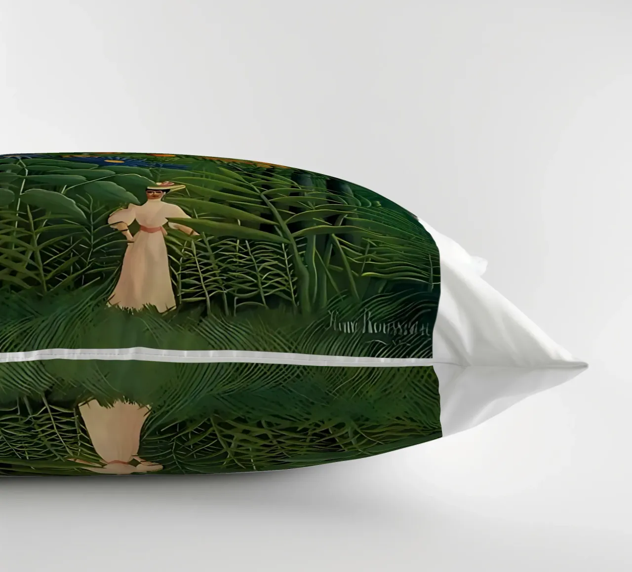 Donna che cammina in una foresta esotica di Henri Rousseau cuscino da tokovictory