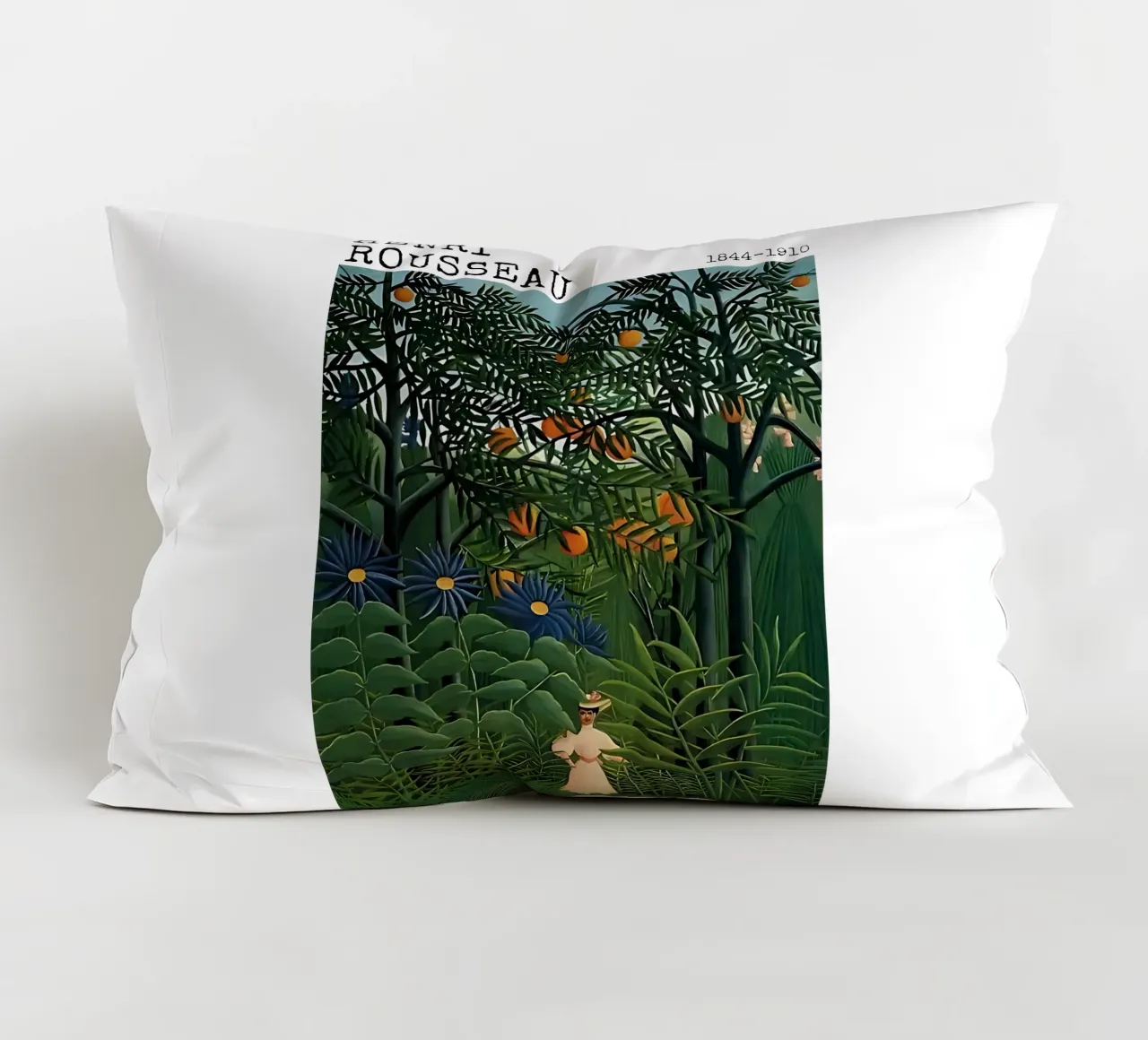 Donna che cammina in una foresta esotica di Henri Rousseau cuscino da tokovictory