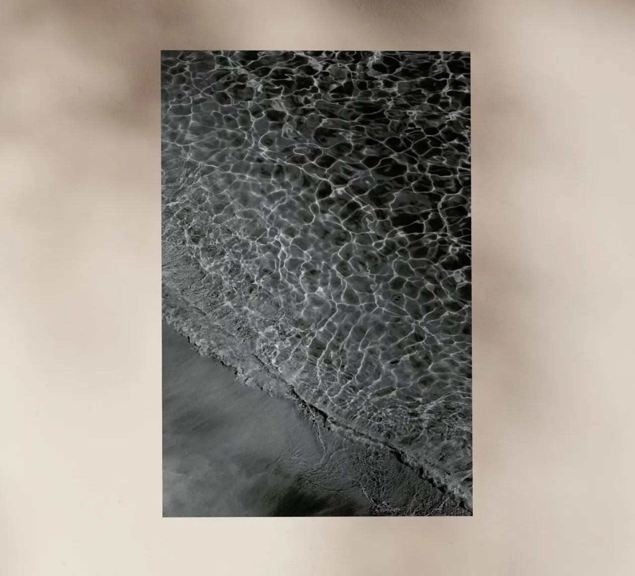 Where Sand And Water Meet Black&white Edition pellicola backlit da Studio Nahili