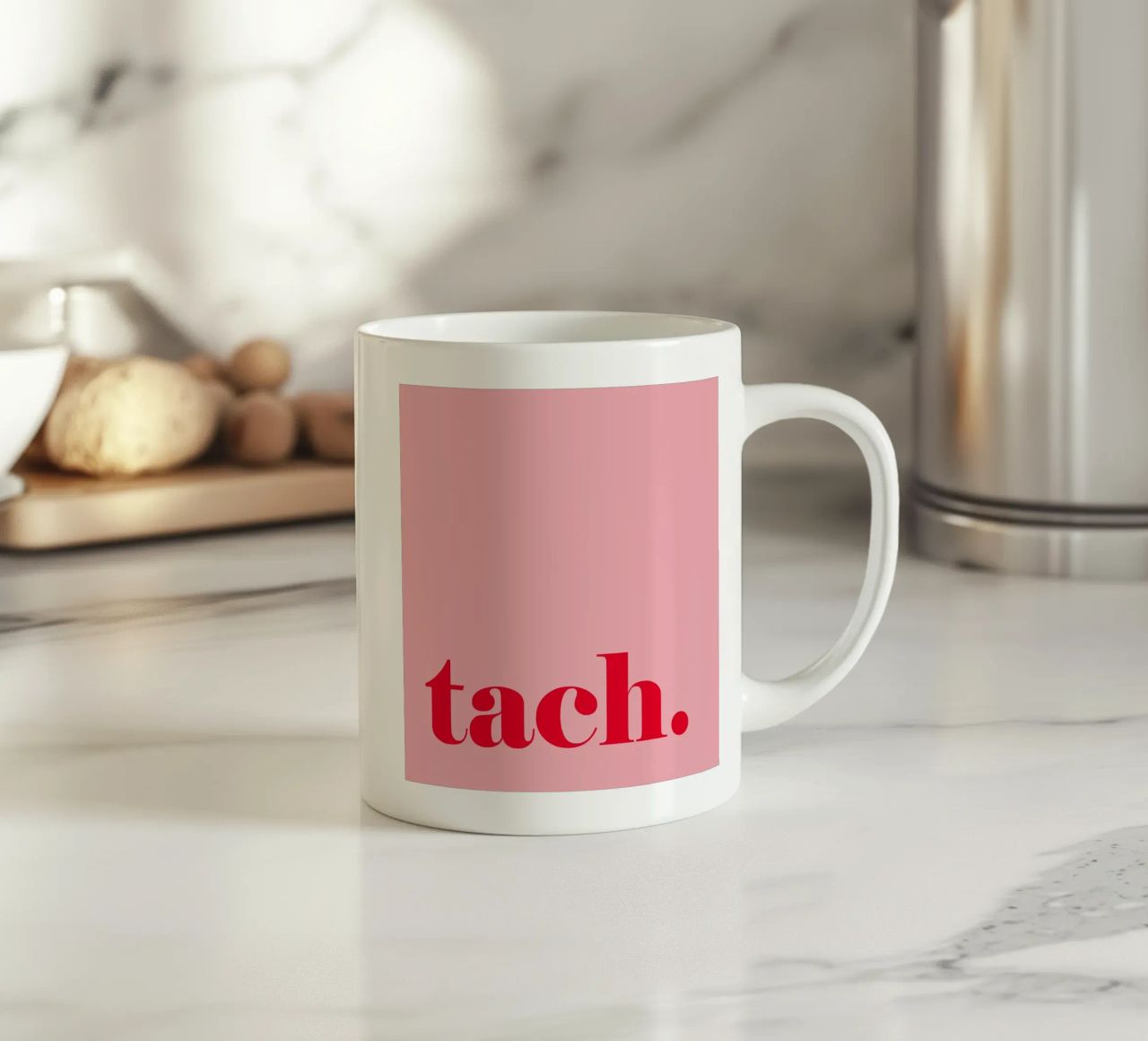 TACH in rosso lampone su rosa - un allegro saluto estivo per la casa tazza in ceramica da Stilrausch