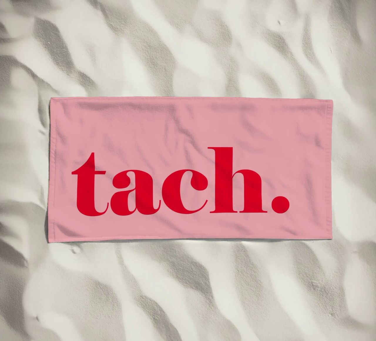 TACH in rosso lampone su rosa - un allegro saluto estivo per la casa telo mare da Stilrausch