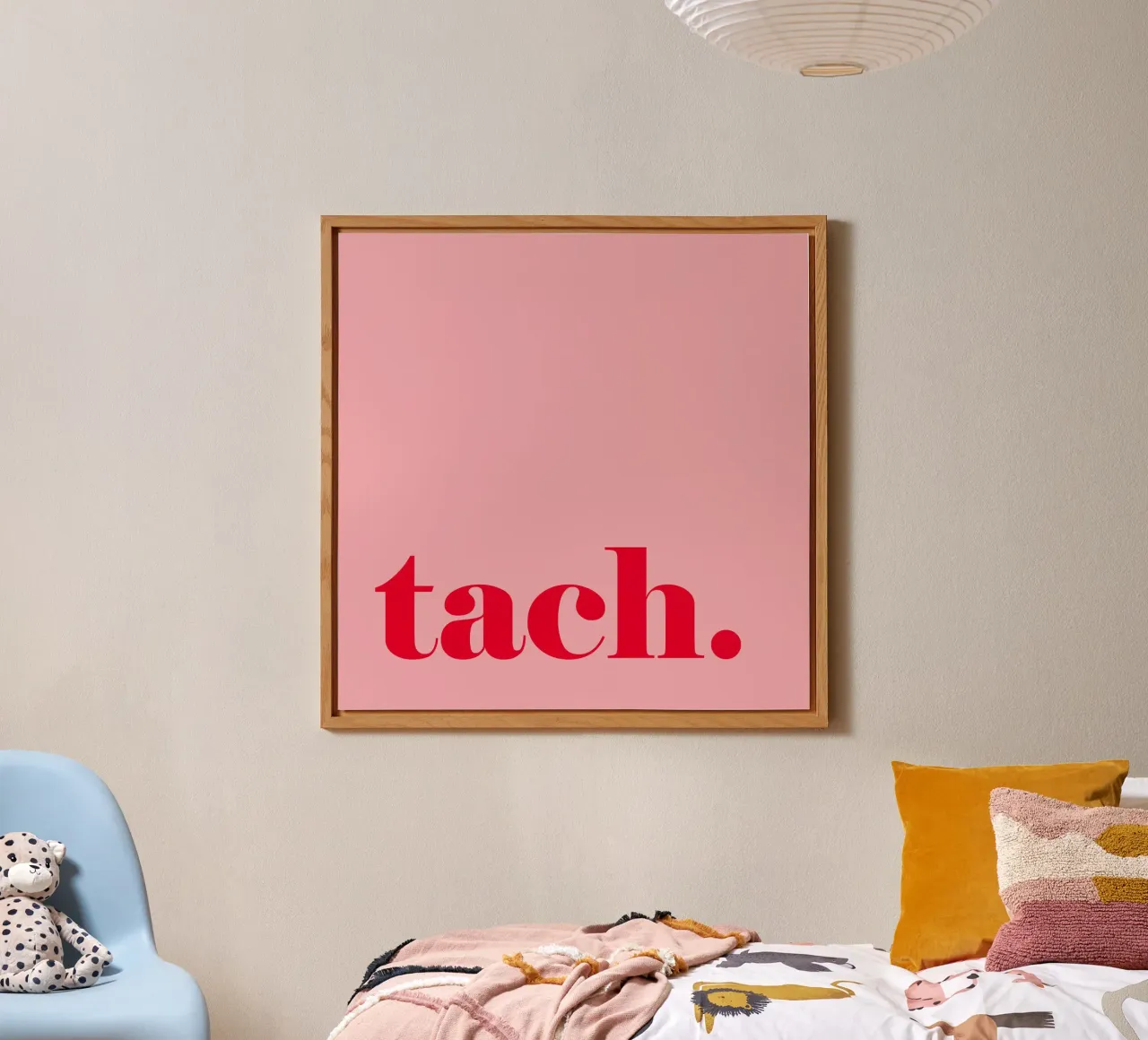 TACH in rosso lampone su rosa - un allegro saluto estivo per la casa alluminio dibond da Stilrausch