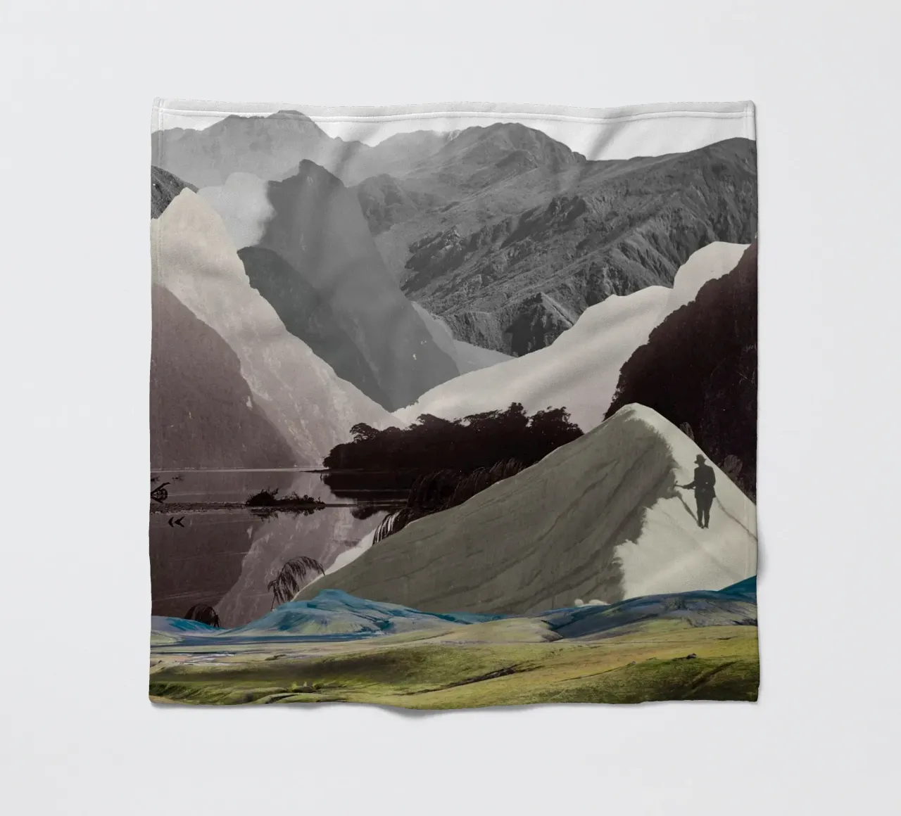 Phantom Range | Press Play Art Print Collage manta de franela de Press Play Art Prints