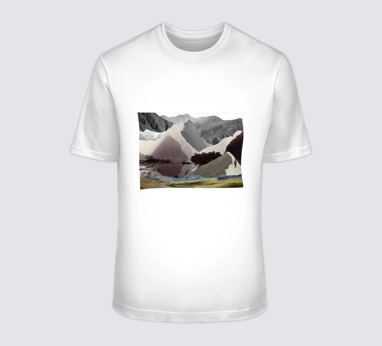 Phantom Range | Press Play Art Print Collage t-shirt da Press Play Art Prints