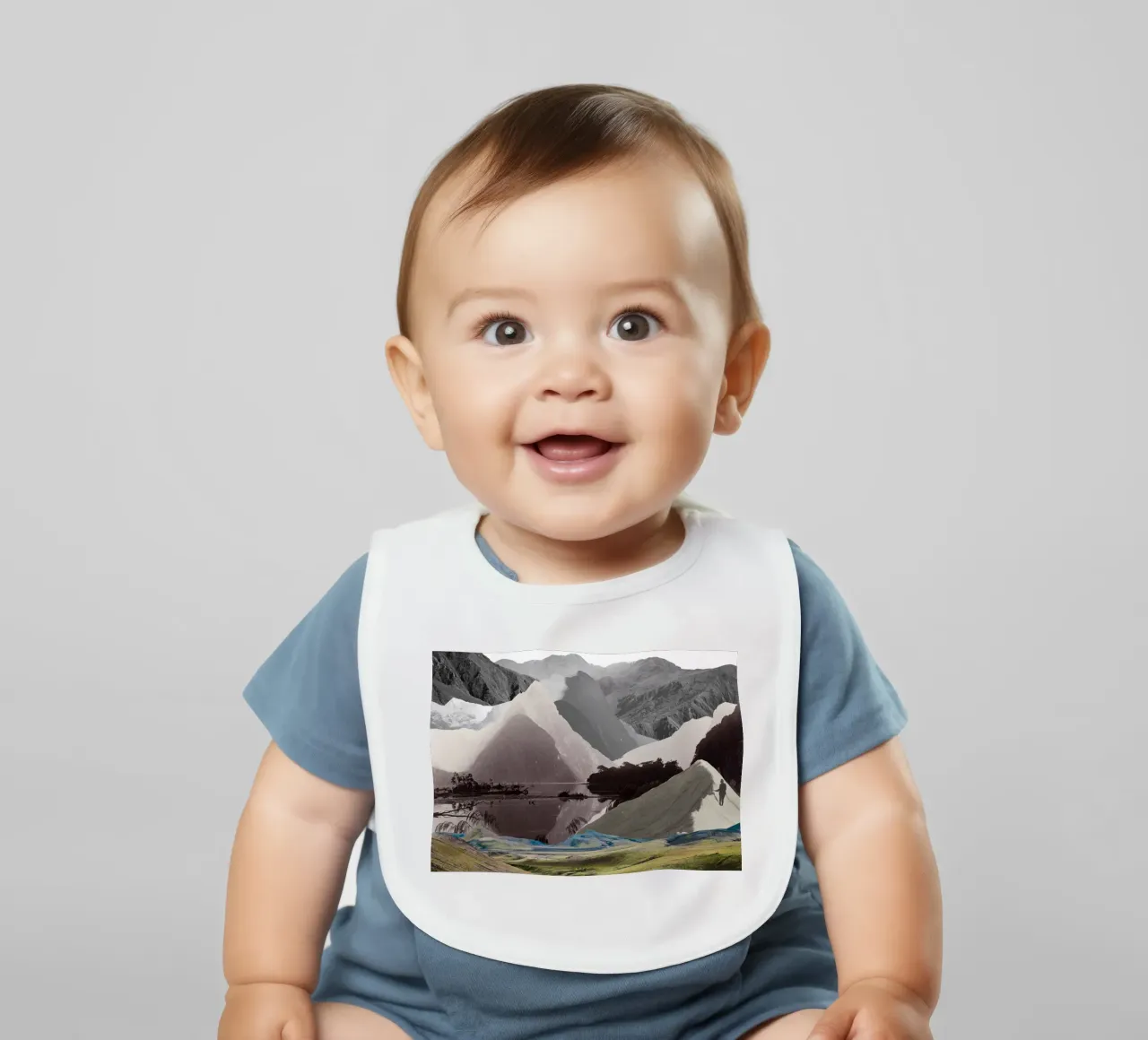 Phantom Range | Press Play Art Print Collage bavaglino da Press Play Art Prints