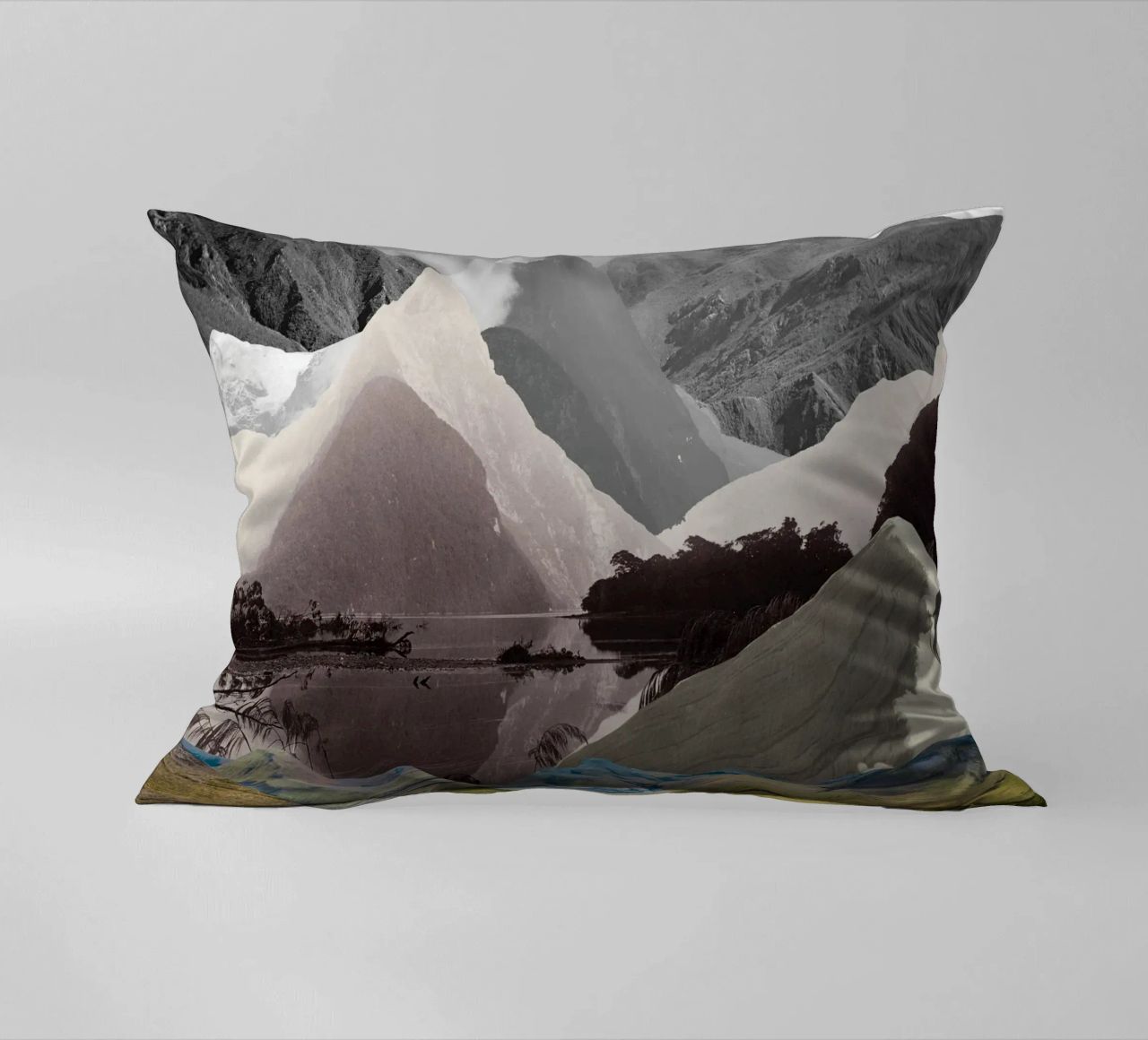 Phantom Range | Press Play Art Print Collage cuscino da Press Play Art Prints