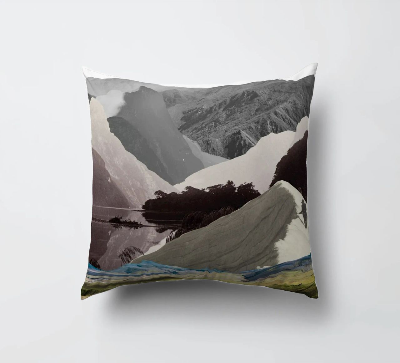 Phantom Range | Press Play Art Print Collage cuscino da Press Play Art Prints