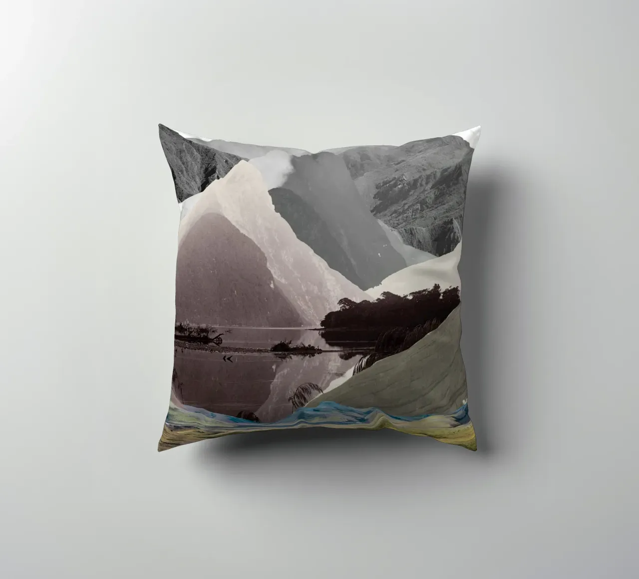 Phantom Range | Press Play Art Print Collage cojín de Press Play Art Prints