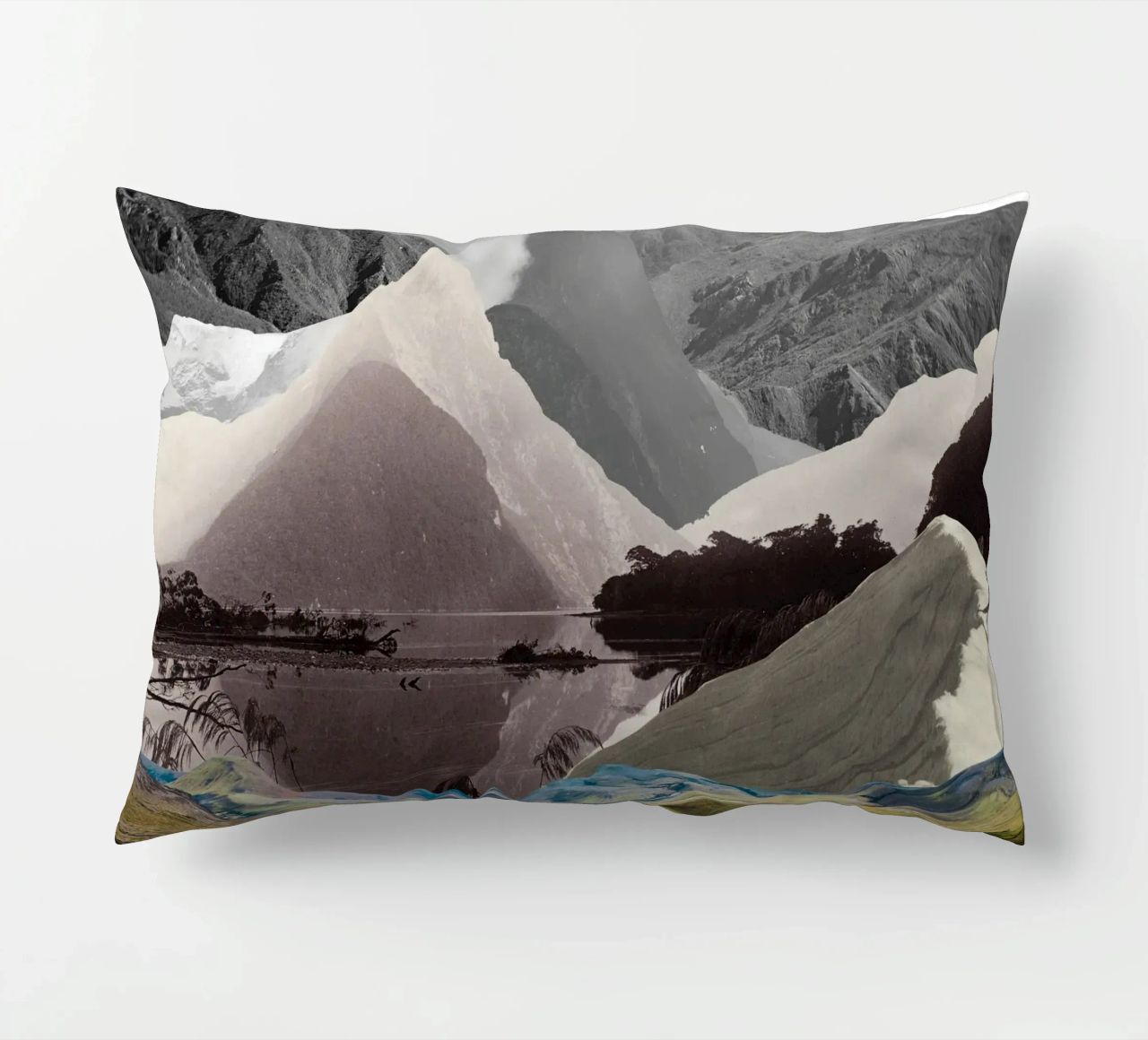 Phantom Range | Press Play Art Print Collage cuscino da Press Play Art Prints