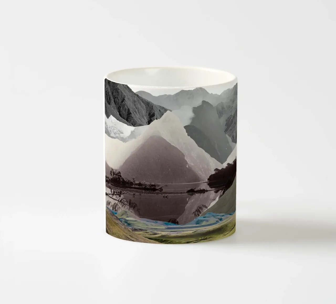 Phantom Range | Press Play Art Print Collage tazza in ceramica da Press Play Art Prints